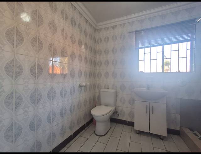 9 BEDROOM HOUSE FOR SALE IN BEDWORTH PARK